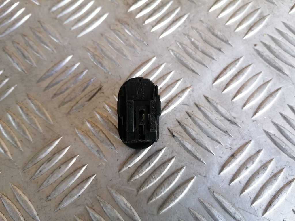 Spoguļa regulēšanas poga priekš OPEL ASTRA 2002 2 Spoguļa regulēšanas poga priekš OPEL ASTRA 2002