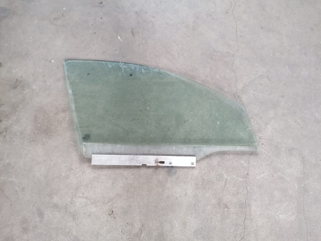 Priekšējo labo durvju stikls priekš OPEL ASTRA 2002 1 Priekšējo labo durvju stikls priekš OPEL ASTRA 2002