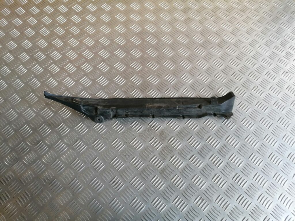 Ieliktņis starp spārnu un durvīm priekš HONDA ACCORD 2007 YR562P