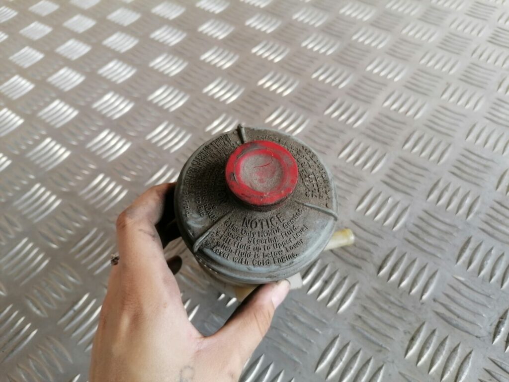 Stūres pastiprinātāja tvertne priekš HONDA ACCORD 2007 YR562P