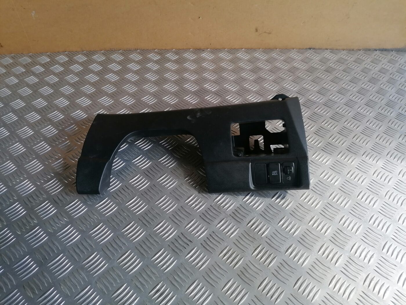 Mērinstrumentu paneļa apdare (zem stūres) priekš HONDA ACCORD 2007 YR562P 1 Mērinstrumentu paneļa apdare (zem stūres) priekš HONDA ACCORD 2007 YR562P