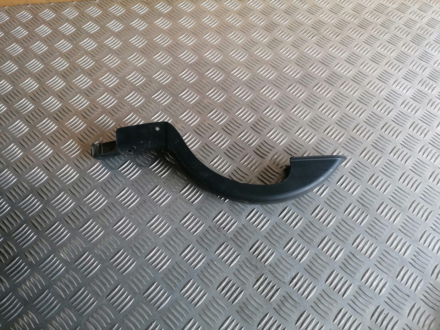 Bagažnieka eņģes uzlika priekš HONDA ACCORD 2007 YR562P 1 Bagažnieka eņģes uzlika priekš HONDA ACCORD 2007 YR562P