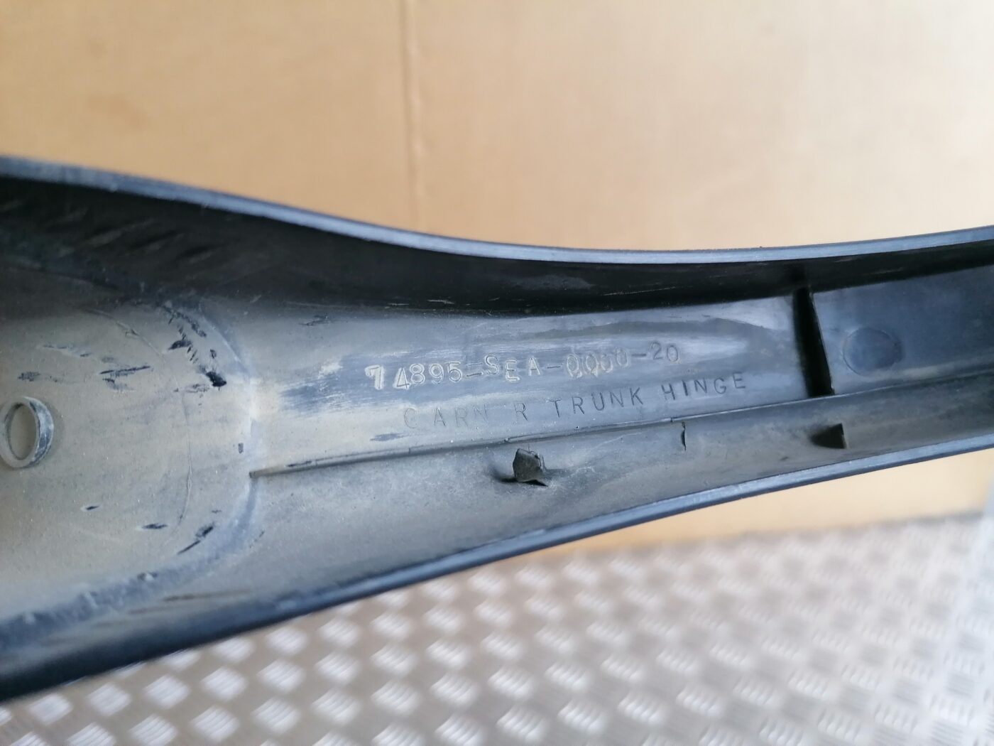 Bagažnieka eņģes uzlika priekš HONDA ACCORD 2007 YR562P 2 Bagažnieka eņģes uzlika priekš HONDA ACCORD 2007 YR562P