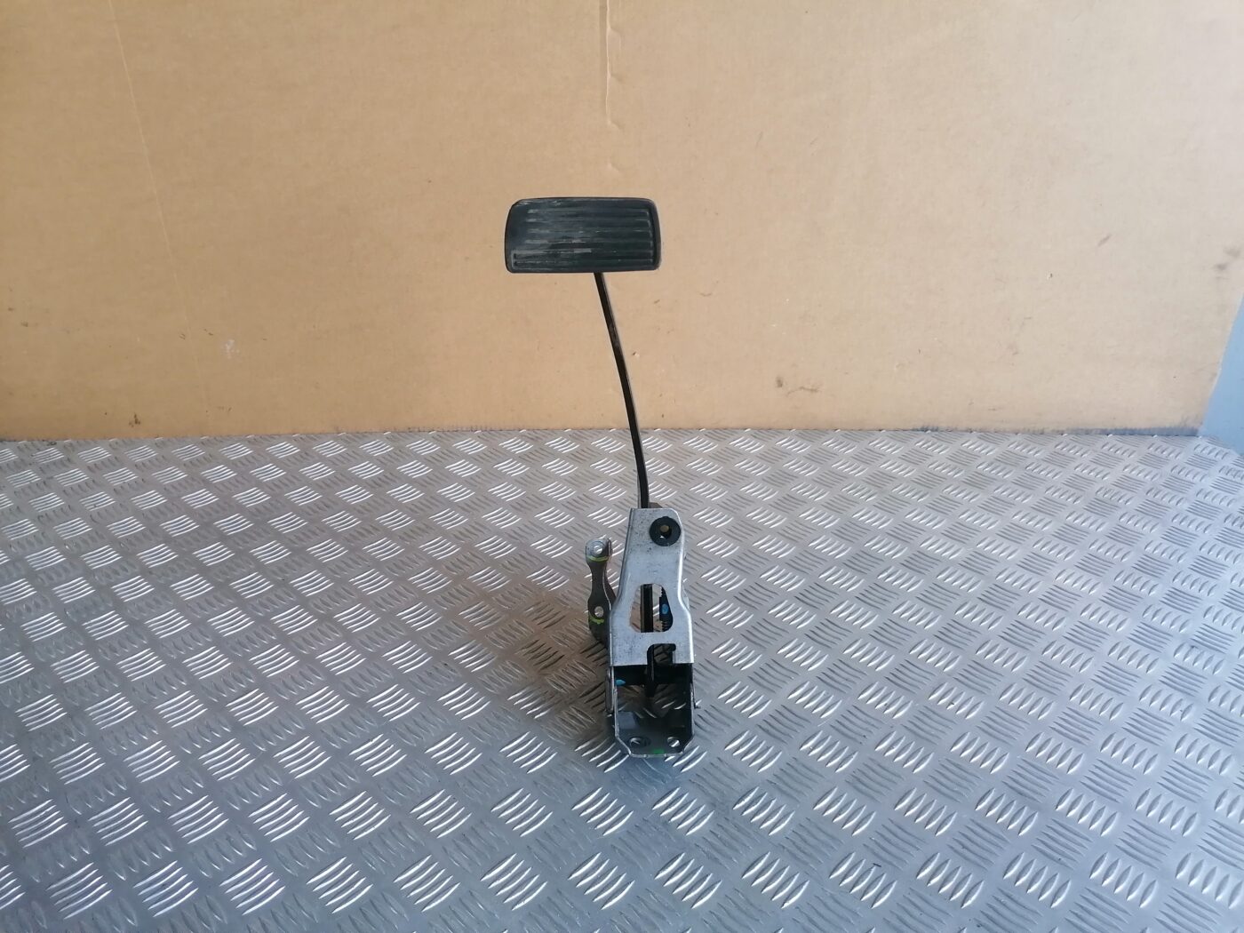 Bremžu pedālis priekš HONDA CR-V 2006 1 Bremžu pedālis priekš HONDA CR-V 2006