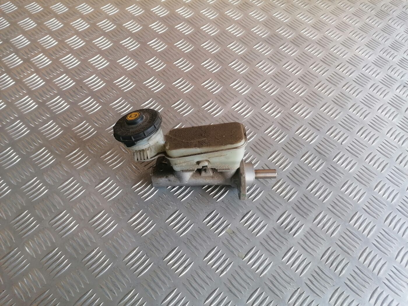 Bremžu pastiprinātāja galvenais cilindrs priekš HONDA CR-V 2006 1 Bremžu pastiprinātāja galvenais cilindrs priekš HONDA CR-V 2006