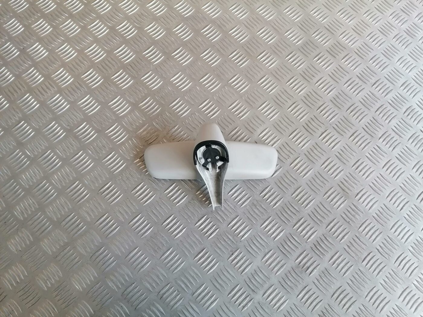 Salona atpakaļskata spogulis priekš AUDI A6 2008 2 Salona atpakaļskata spogulis priekš AUDI A6 2008