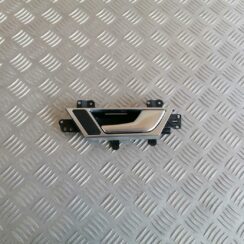 Salona durvju rokturis, aizmugures labais priekš AUDI A6 2008