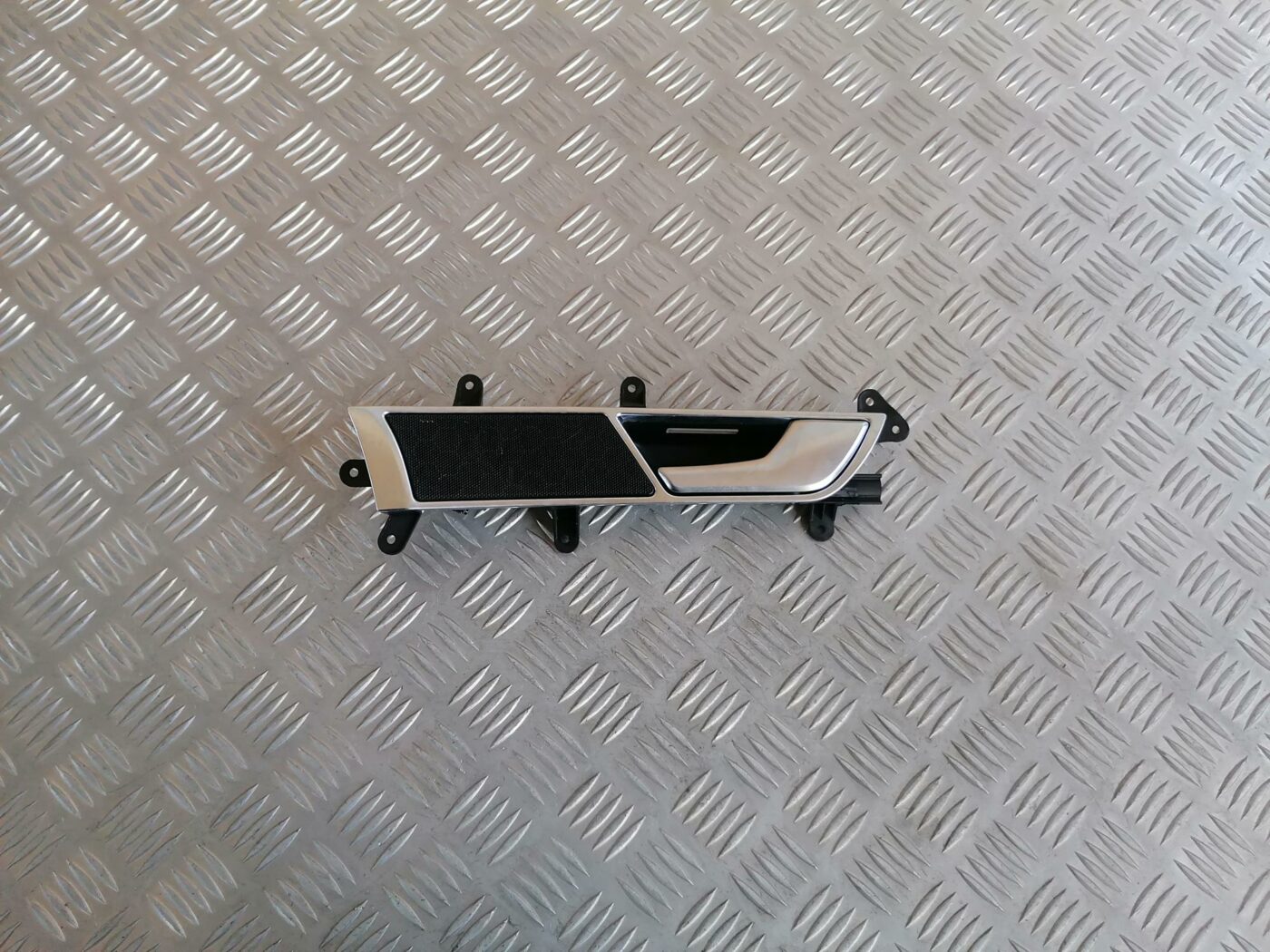 Salona durvju rokturis, priekšējais labais priekš AUDI A6 2008 1 Salona durvju rokturis, priekšējais labais priekš AUDI A6 2008