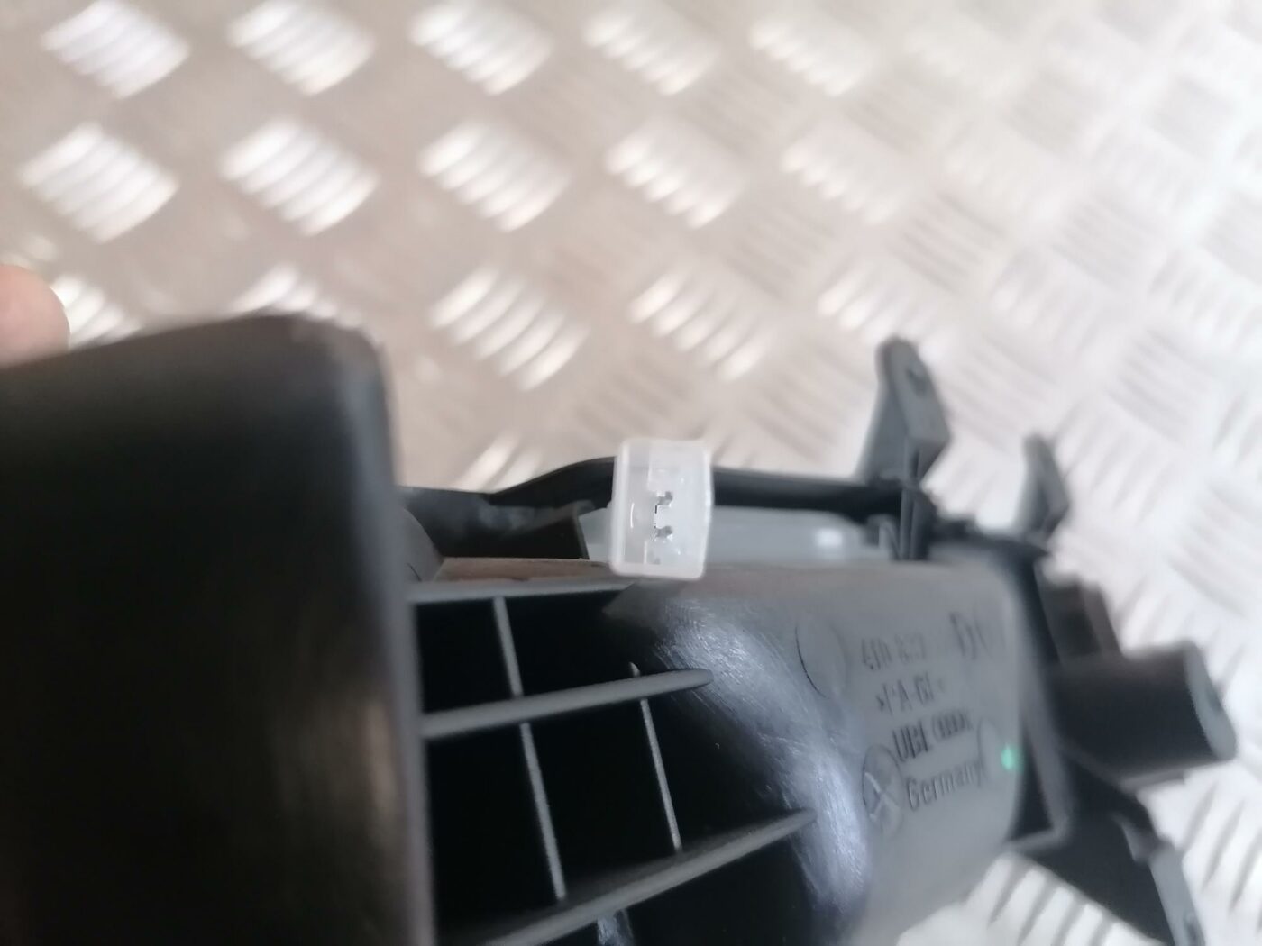 Salona durvju rokturis, priekšējais labais priekš AUDI A6 2008 3 Salona durvju rokturis, priekšējais labais priekš AUDI A6 2008