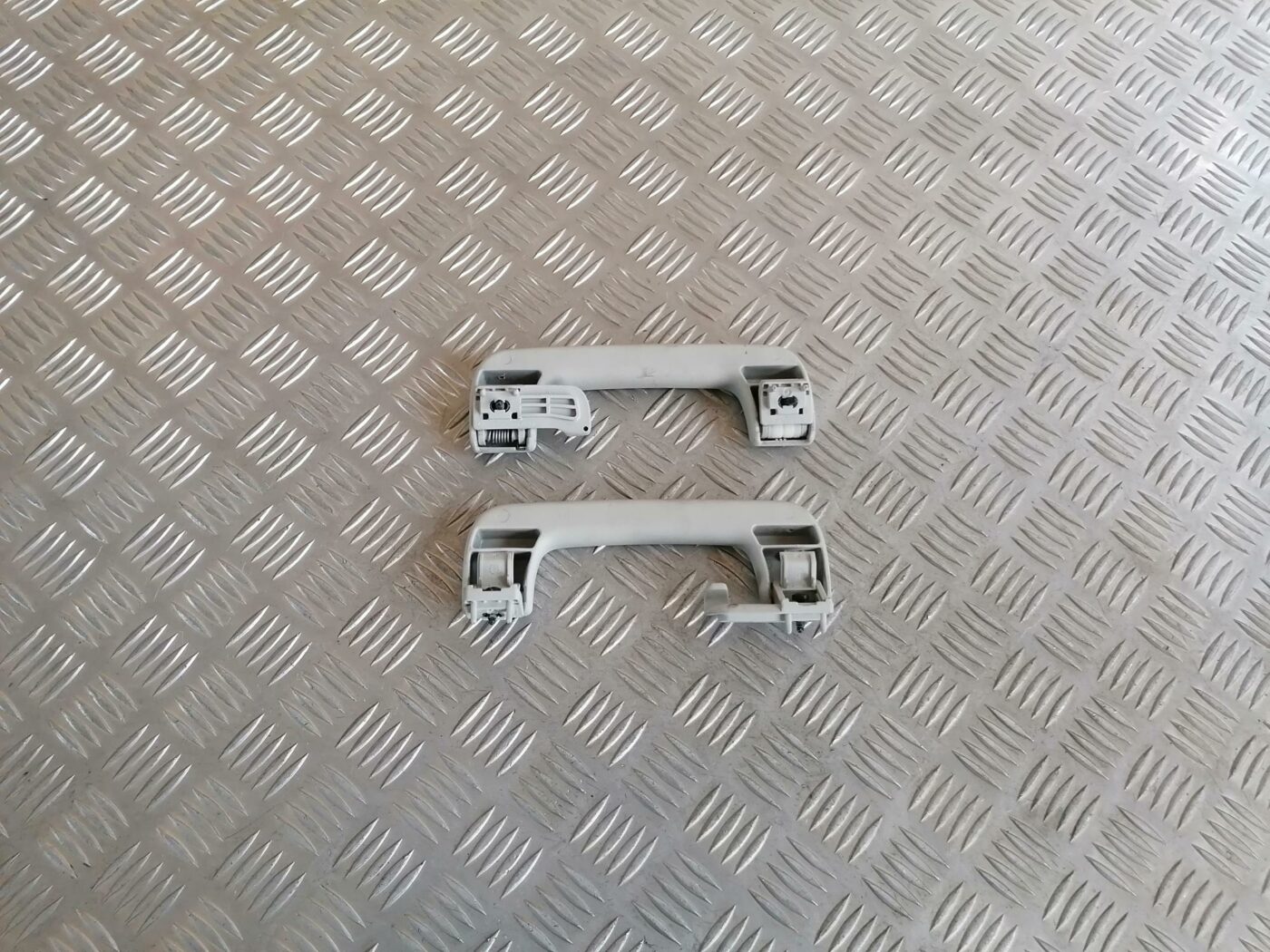 Salona rokturis griestos priekš AUDI A6 2008 1 Salona rokturis griestos priekš AUDI A6 2008