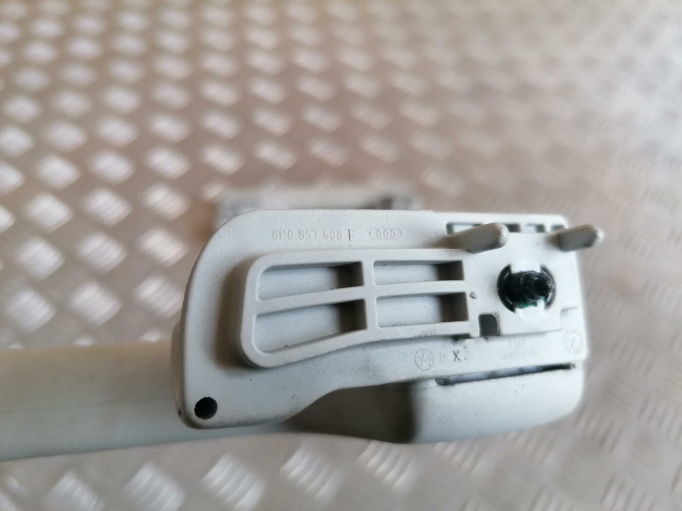 Salona rokturis griestos priekš AUDI A6 2008 2 Salona rokturis griestos priekš AUDI A6 2008