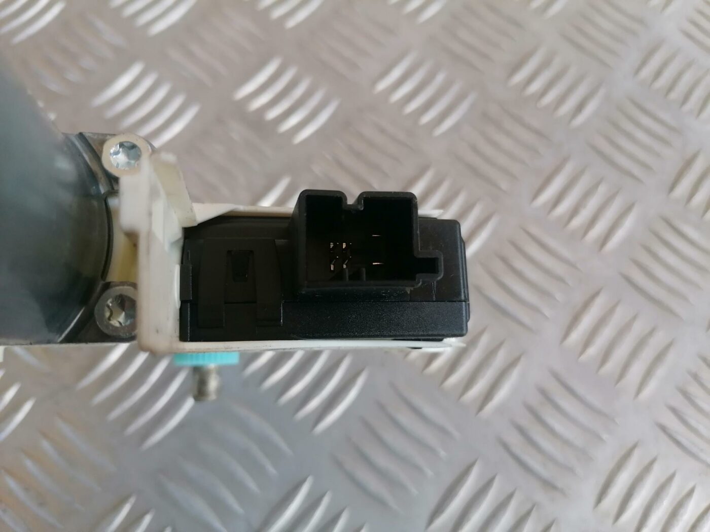 Elektrisko stiklu motors priekš AUDI A6 2008