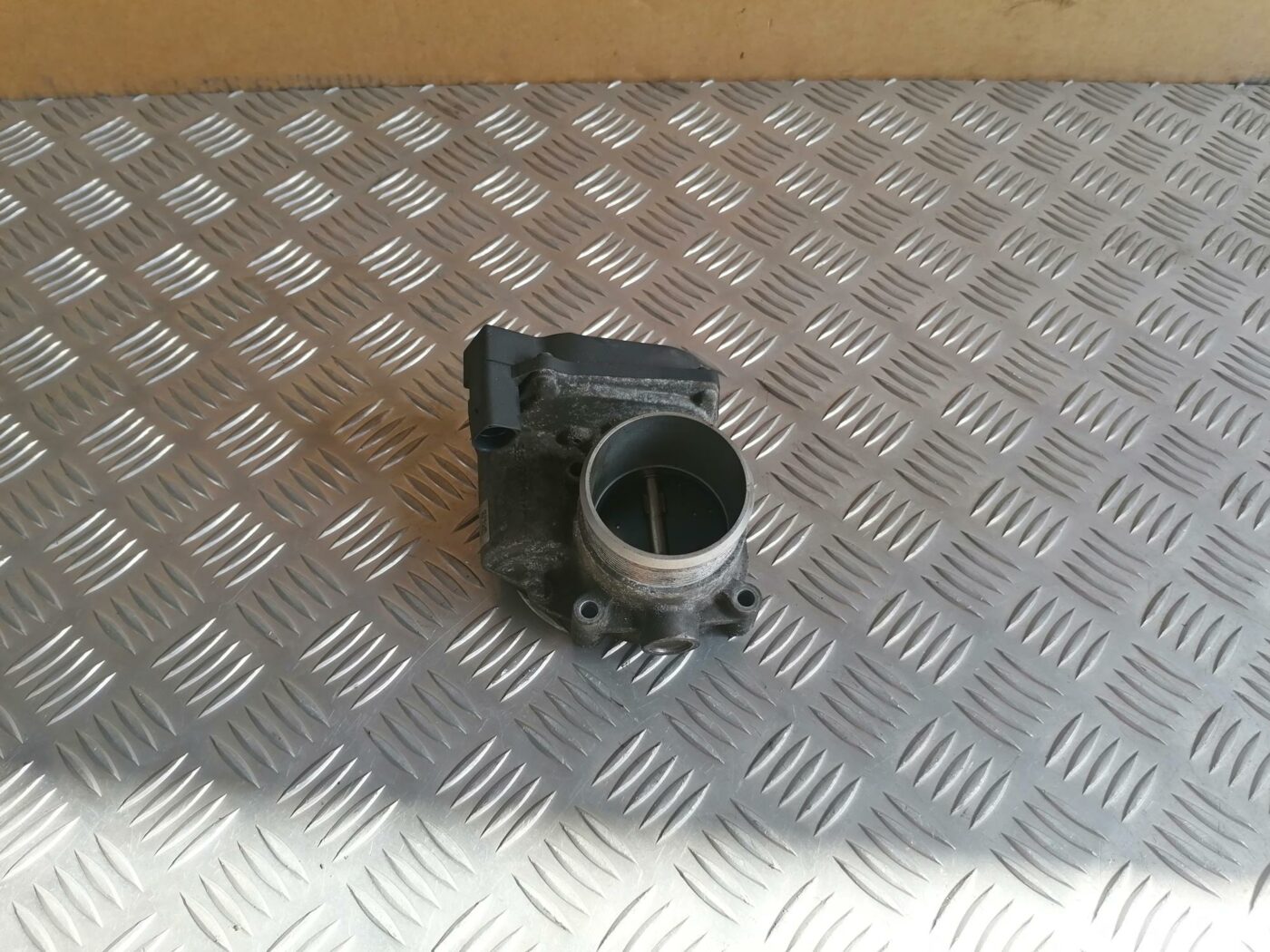 Droseļvārsts priekš AUDI A6 2008 1 Droseļvārsts priekš AUDI A6 2008