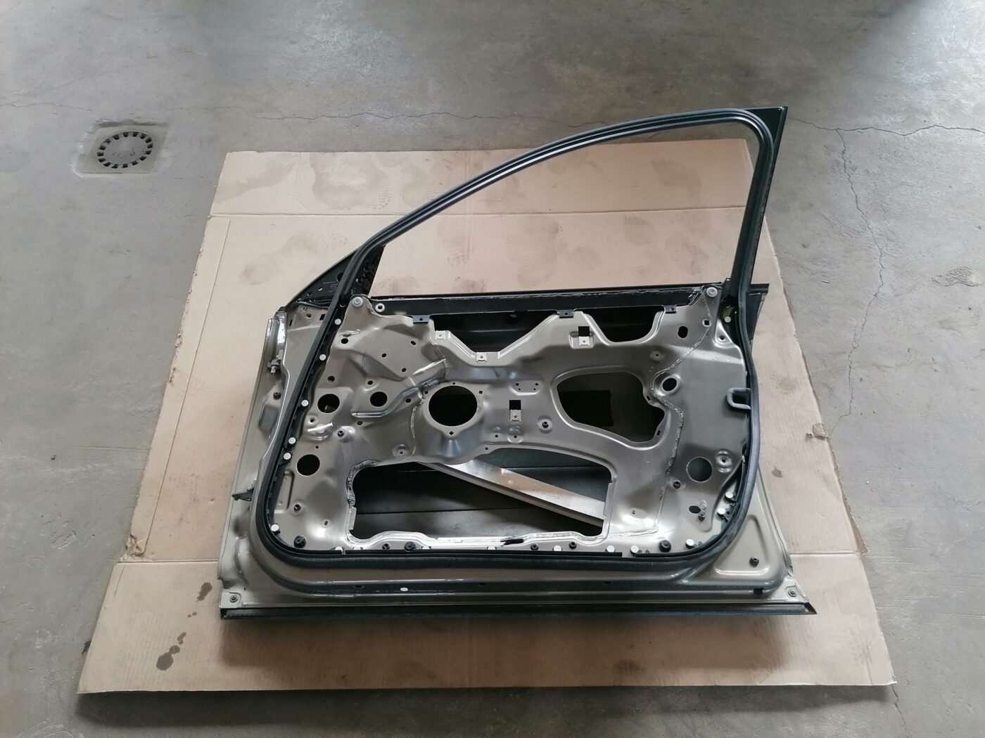 Priekšējās labās durvis priekš AUDI A6 2008