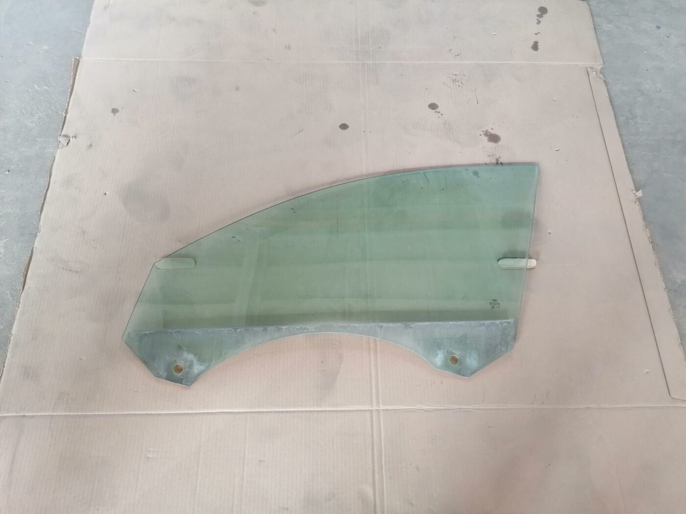 Priekšējo kreiso durvju stikls priekš AUDI A6 2008 1 Priekšējo kreiso durvju stikls priekš AUDI A6 2008