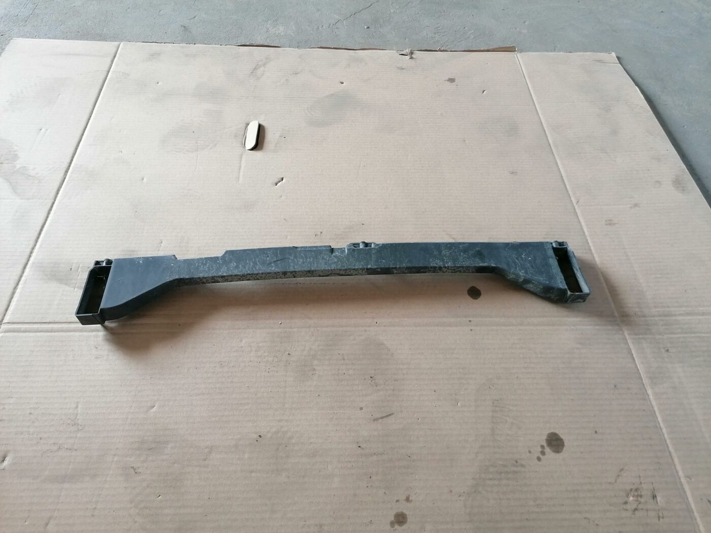 Aizmugurējā bufera centrālais stiprinājums priekš AUDI A6 2008 1 Aizmugurējā bufera centrālais stiprinājums priekš AUDI A6 2008