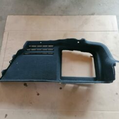 Bagāžnieka nodalījuma sānu apdare priekš AUDI A6 2008