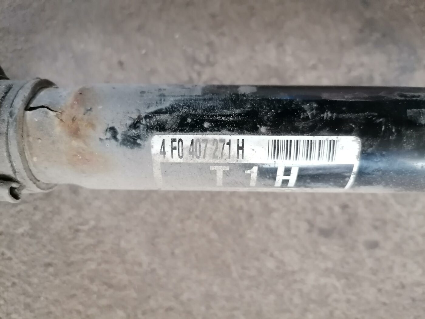 Pusass priekšējā kreisā priekš AUDI A6 2008 2 Pusass priekšējā kreisā priekš AUDI A6 2008