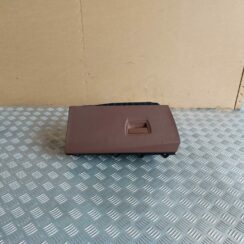 Mantu glabāšanas nodalījums pasažiera pusē priekš BMW 520D F11 2011 TOURING