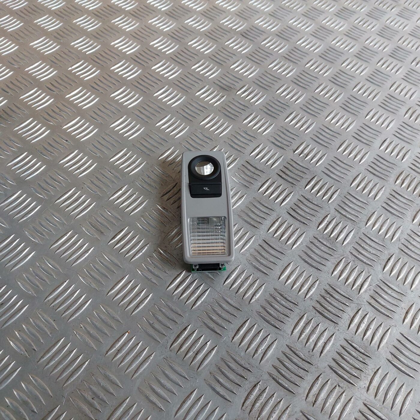 Aizmugurējo sēdvietu apgaismojums priekš BMW 520D F11 2011 TOURING