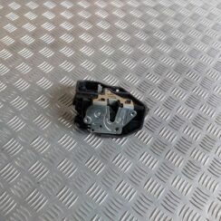 Aizmugurējo labo durvju slēdzene priekš BMW 520D F11 2011 TOURING