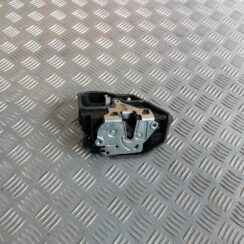 Priekšējo labo durvju slēdzene priekš BMW 520D F11 2011 TOURING