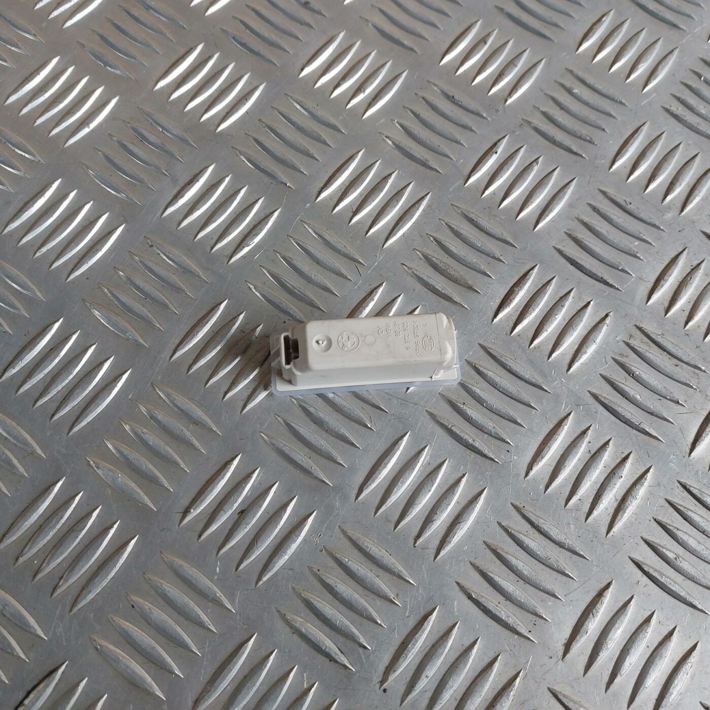 Kāju apgaismojuma lukturis priekš BMW 520D F11 2011 TOURING