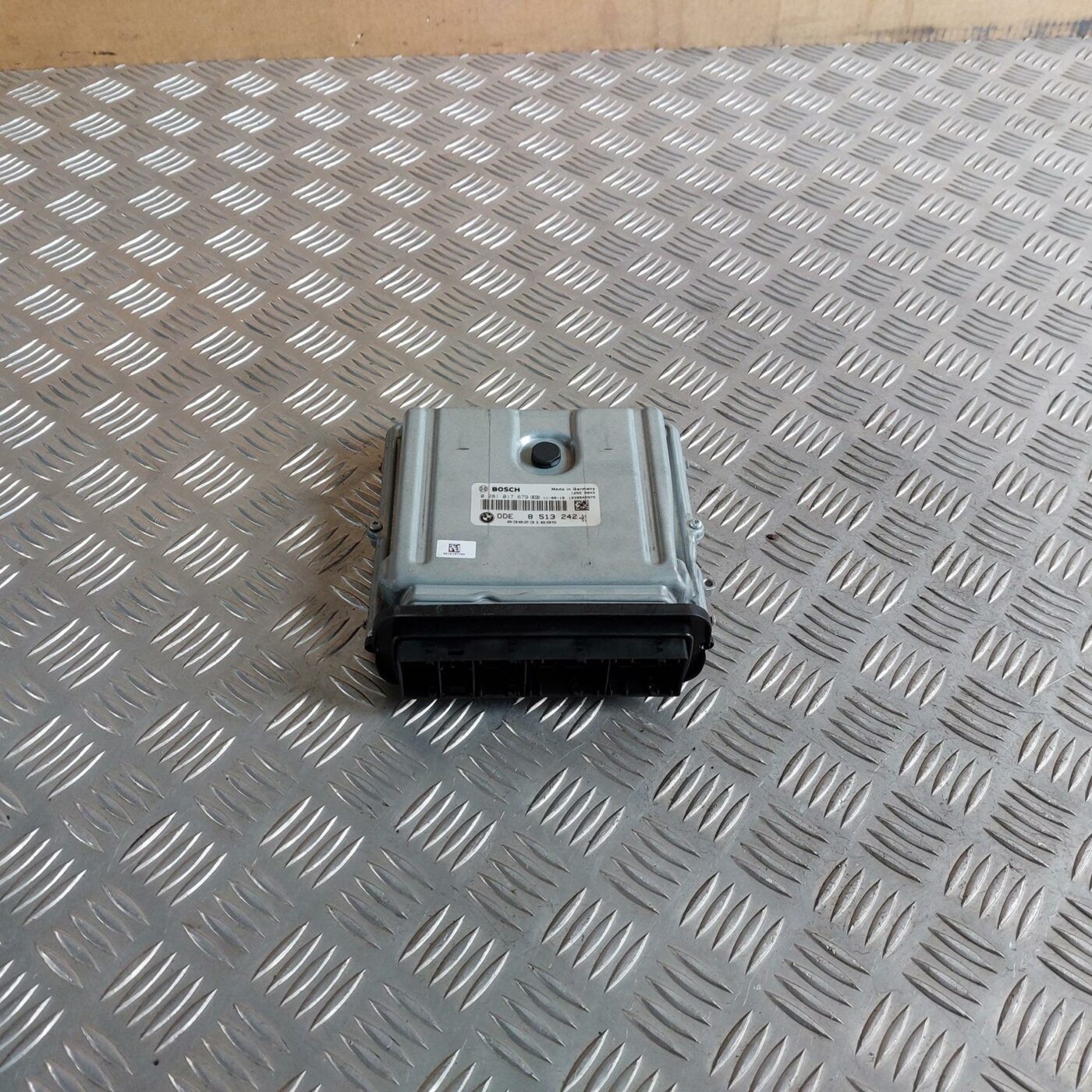 Dzinēja vadības bloks priekš BMW 520D F11 2011 TOURING 1 Dzinēja vadības bloks priekš BMW 520D F11 2011 TOURING