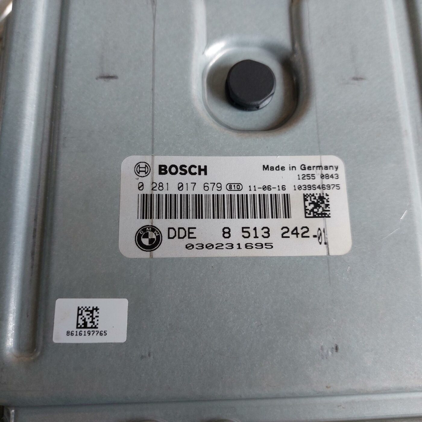 Dzinēja vadības bloks priekš BMW 520D F11 2011 TOURING 4 Dzinēja vadības bloks priekš BMW 520D F11 2011 TOURING