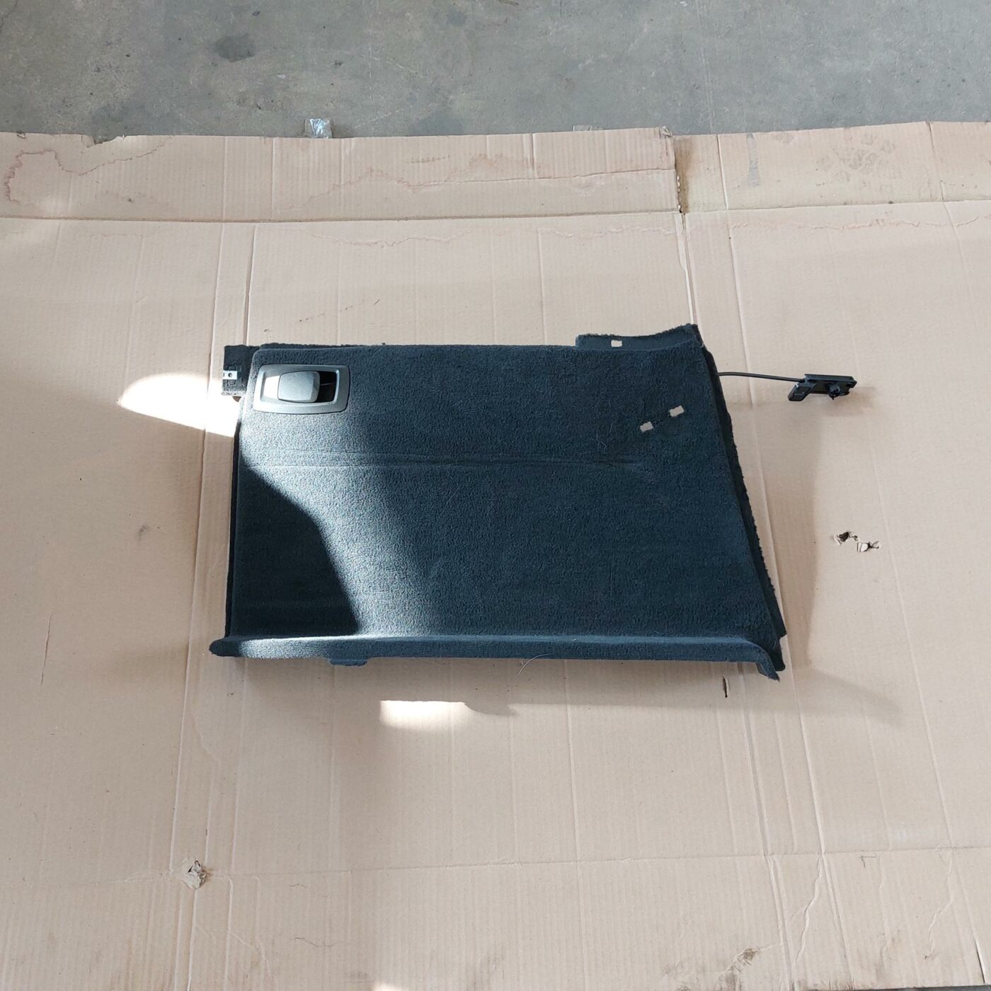 Bagāžnieka nodalījuma sānu apdare priekš BMW 520D F11 2011 TOURING