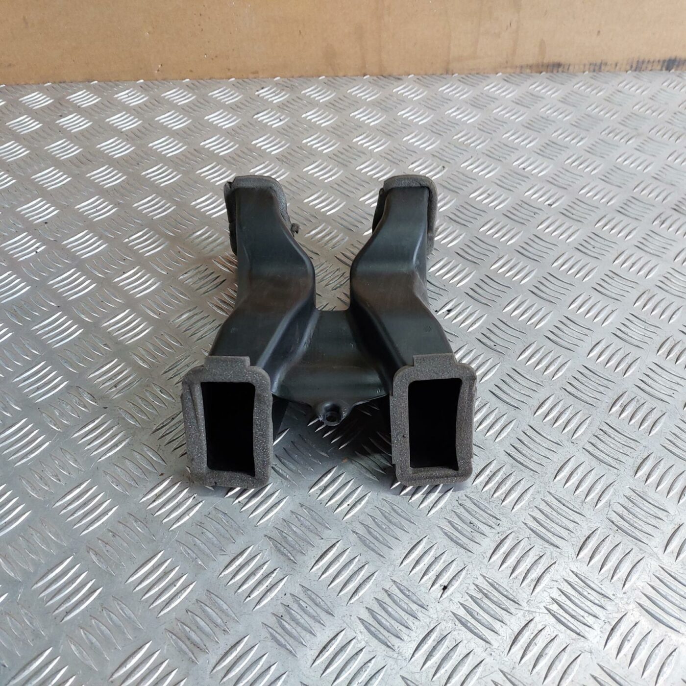 Salona gaisa vads priekš BMW 520D F11 2011 TOURING