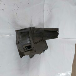 Priekšējais labais paspārns priekš BMW 520D F11 2011 TOURING