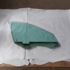 Priekšējo kreiso durvju stikls priekš BMW 520D F11 2011 TOURING