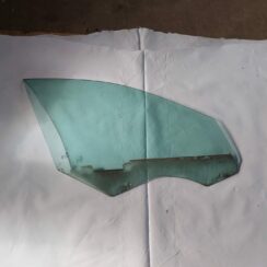 Priekšējo labo durvju stikls priekš BMW 520D F11 2011 TOURING