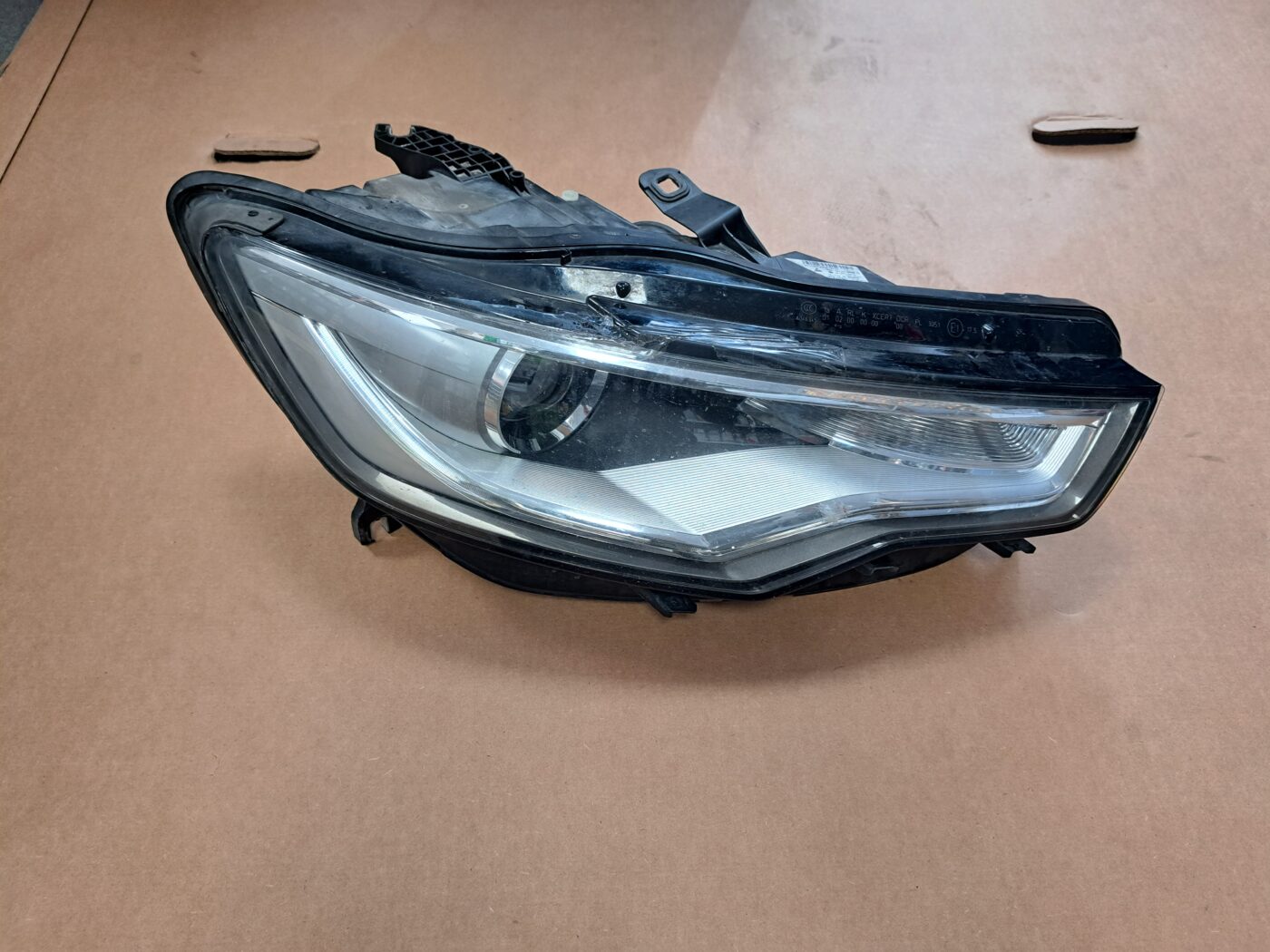 Priekšējais labais lukturis priekš AUDI A6 C7 2010-2015 4G0941006C