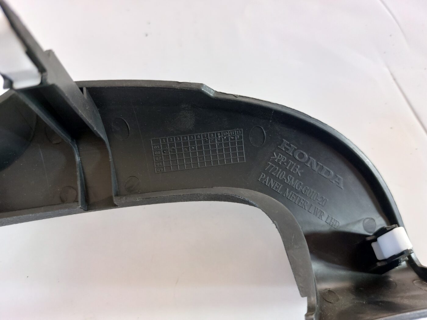 Mērinstrumentu paneļa apdare augšā priekš HONDA CIVIC 2006