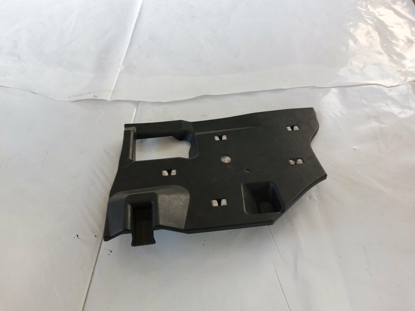 Mērinstrumentu paneļa apakšēja apdare priekš HONDA CIVIC 2006