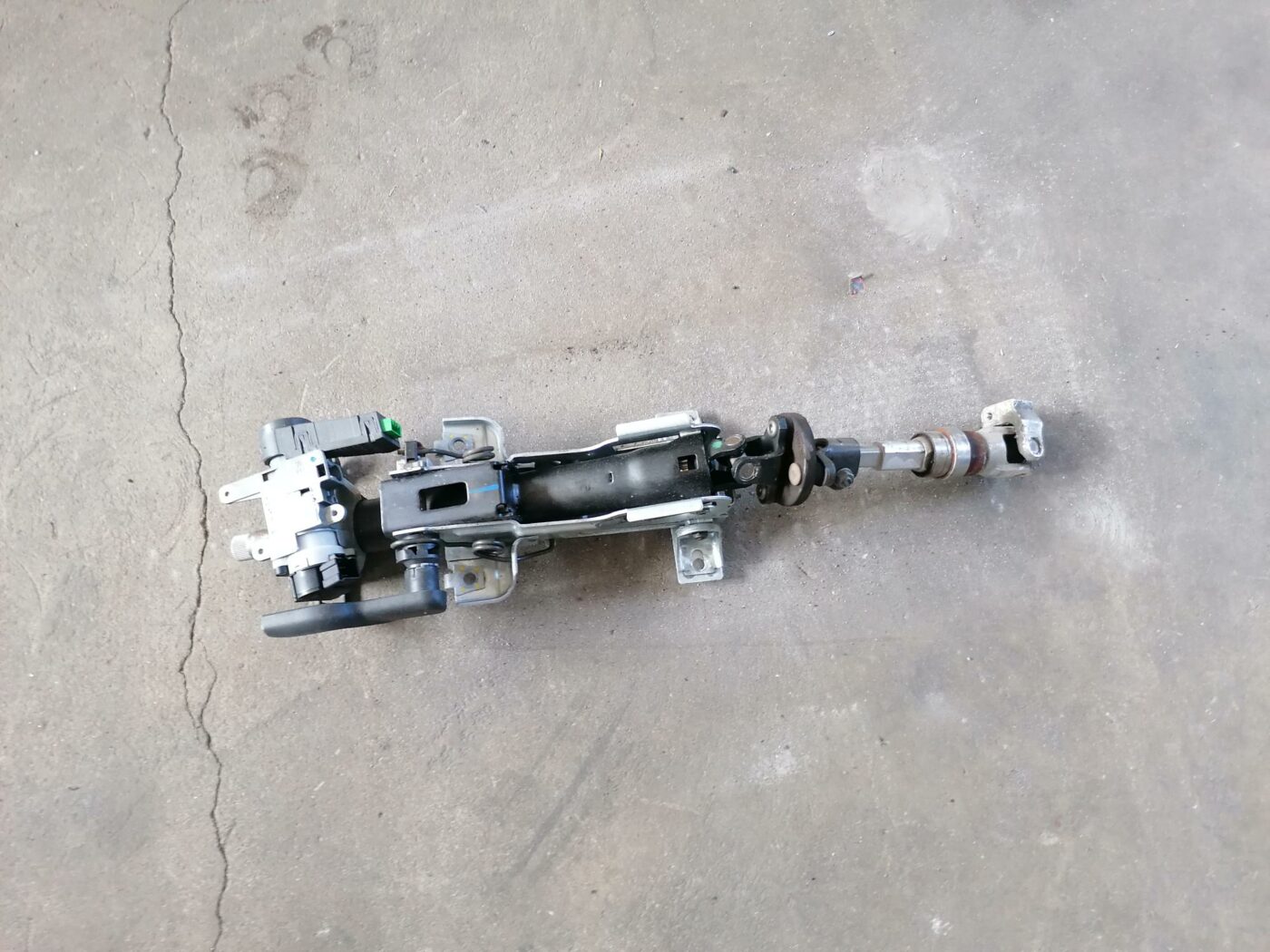 Stūres statne priekš VOLVO S80 2004 1 Stūres statne priekš VOLVO S80 2004