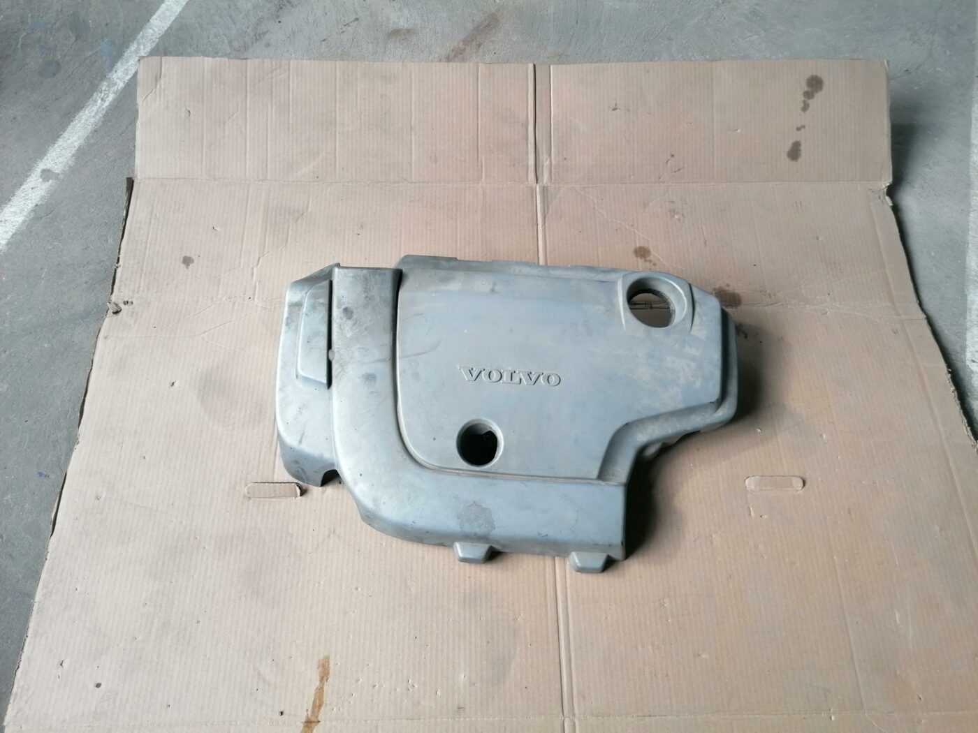 Dzinēja dekoratīvais vāks priekš VOLVO S80 2004 1 Dzinēja dekoratīvais vāks priekš VOLVO S80 2004