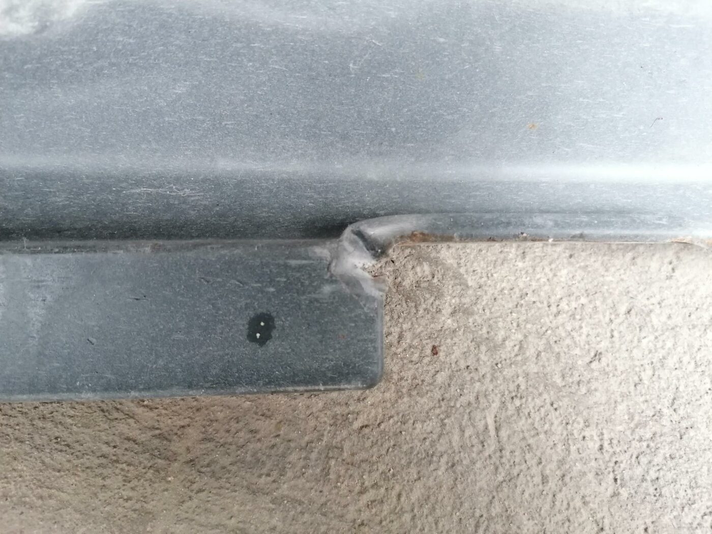 Ārēja sliekšņa kreisa uzlika priekš VOLVO S80 2004 2 Ārēja sliekšņa kreisa uzlika priekš VOLVO S80 2004