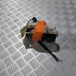 Priekšējo labo durvju slēdzene priekš VW JETTA 2008