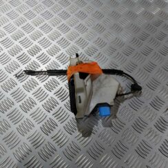 Aizmugurējo labo durvju slēdzene priekš VW JETTA 2008