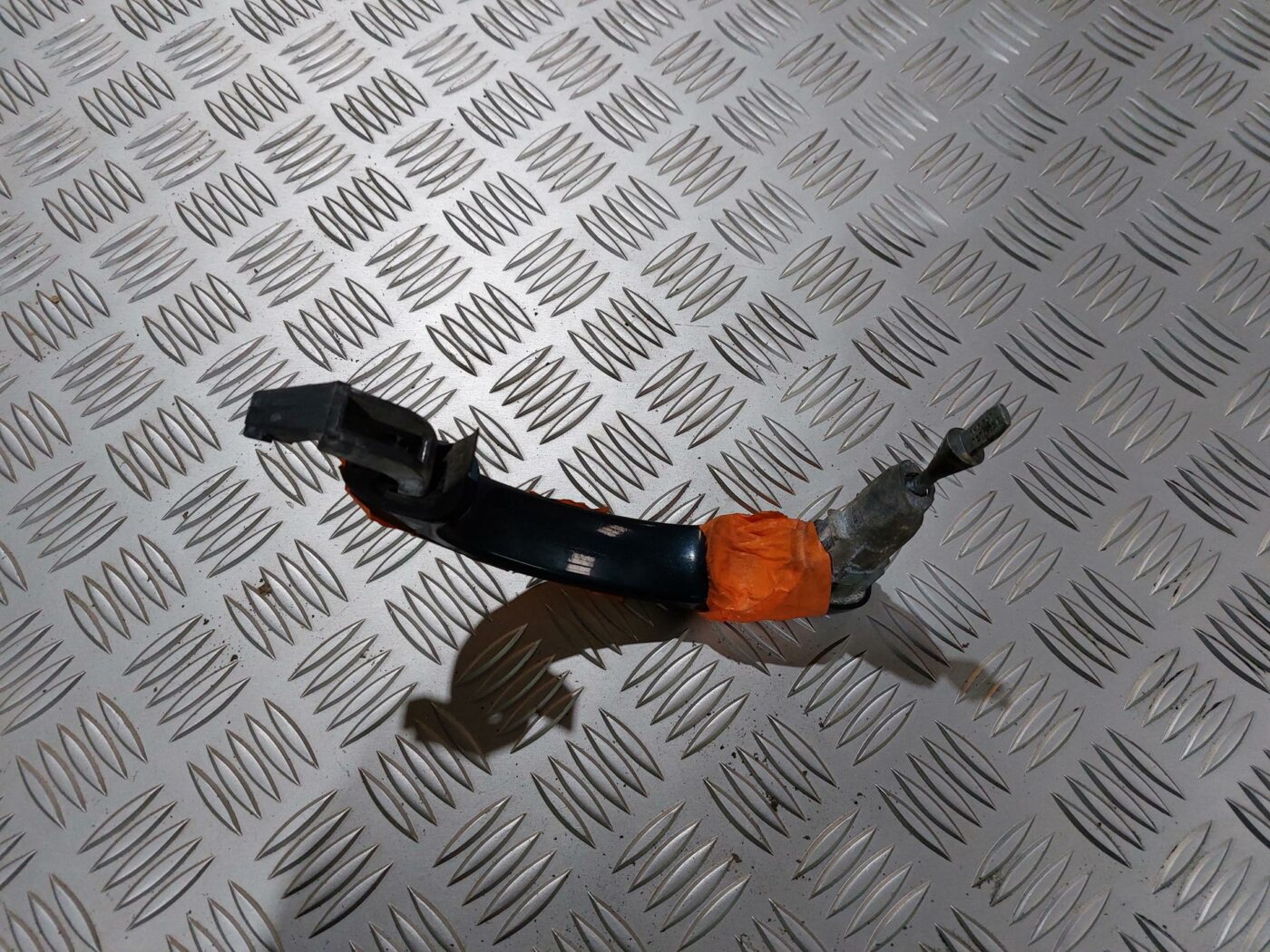 Priekšējāis kreisais durvju rokturis priekš VW JETTA 2008 2 Priekšējāis kreisais durvju rokturis priekš VW JETTA 2008