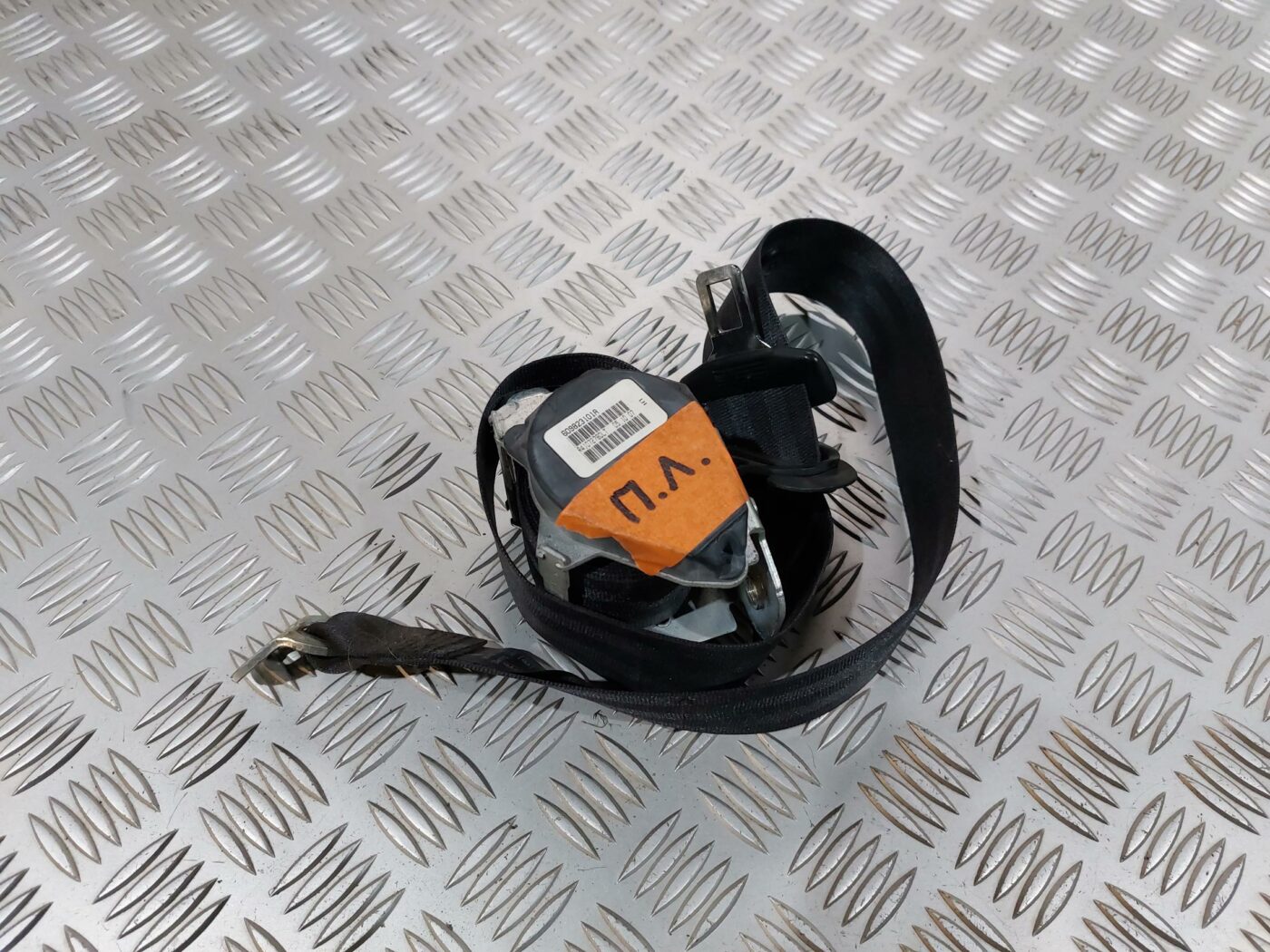 Priekšējā kreisā drošības josta priekš VW JETTA 2008