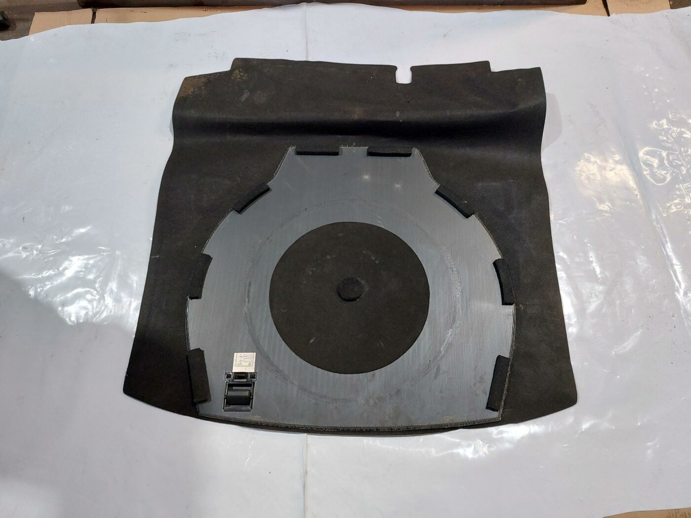 Bagāžnieka grīda priekš VW JETTA 2008 2 Bagāžnieka grīda priekš VW JETTA 2008