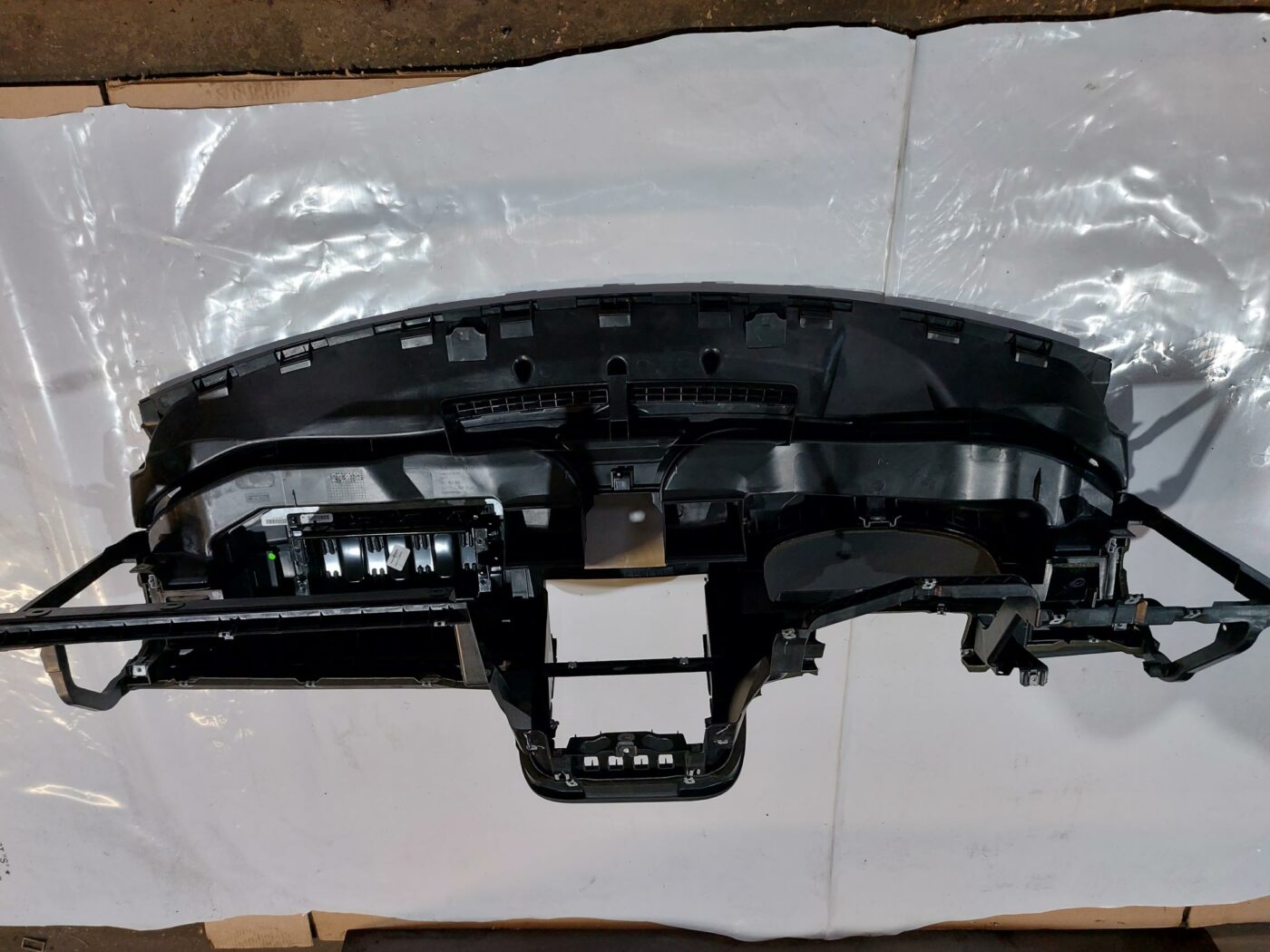 Mērinstrumentu panelis priekš VW JETTA 2008 3 Mērinstrumentu panelis priekš VW JETTA 2008