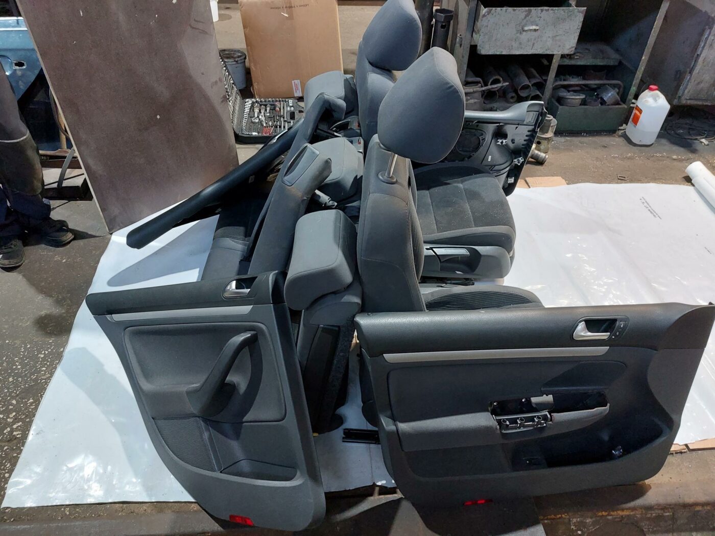 Sēdekļu komplekts priekš VW JETTA 2008