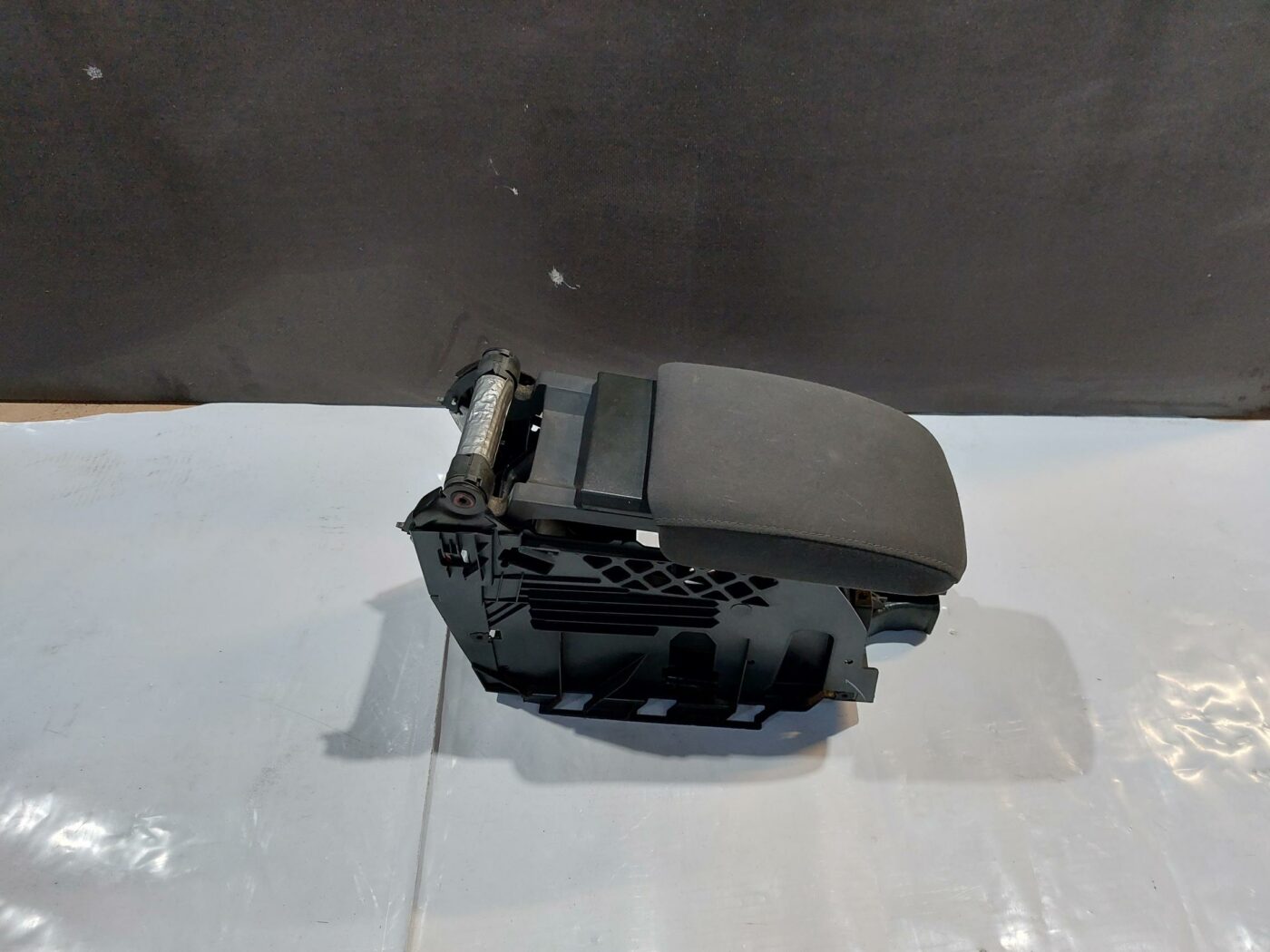 Roku balsts priekš VW JETTA 2008