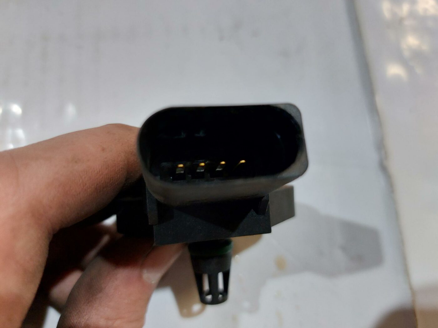 Ieplūdes kolektora spiediena devējs priekš VW JETTA 2008 2 Ieplūdes kolektora spiediena devējs priekš VW JETTA 2008