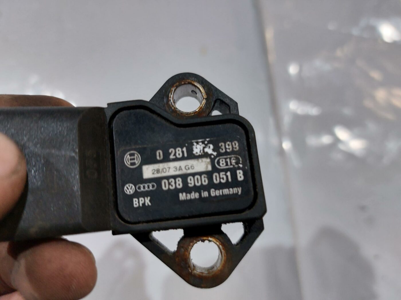 Ieplūdes kolektora spiediena devējs priekš VW JETTA 2008 3 Ieplūdes kolektora spiediena devējs priekš VW JETTA 2008